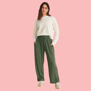 Francesca’s Olive Green Textured Wide-Leg Drawstring Pants  Size M (Relaxed Fit)